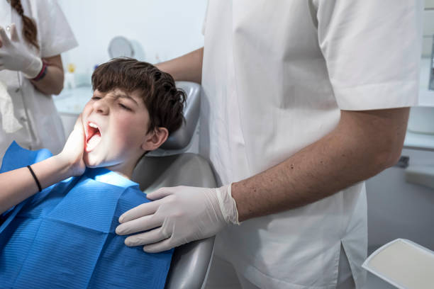 Best Emergency Tooth Extraction in East Williston, NY
